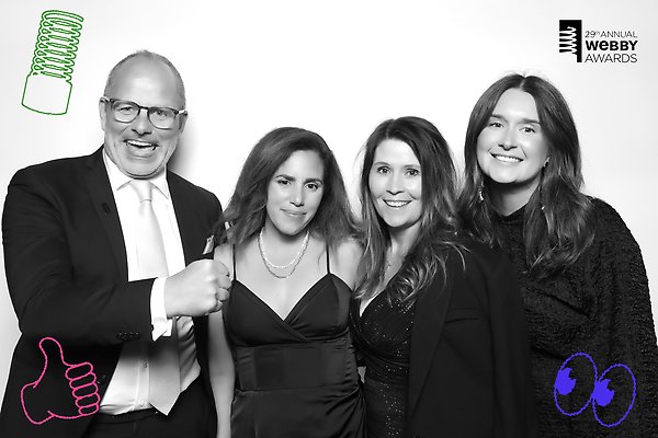Magnus Olsson, Shahaf Mor, Anne-lie Almqvist och Tina Myrén vid prisutdelningen.