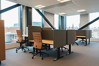 Arbetsplatser på kontor.