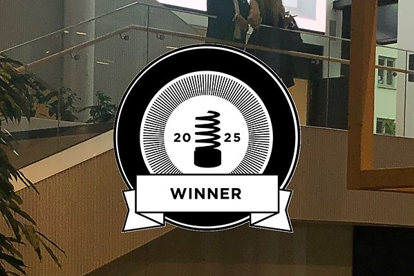 Logotyp Webby Awards med texten "2025 Winner".